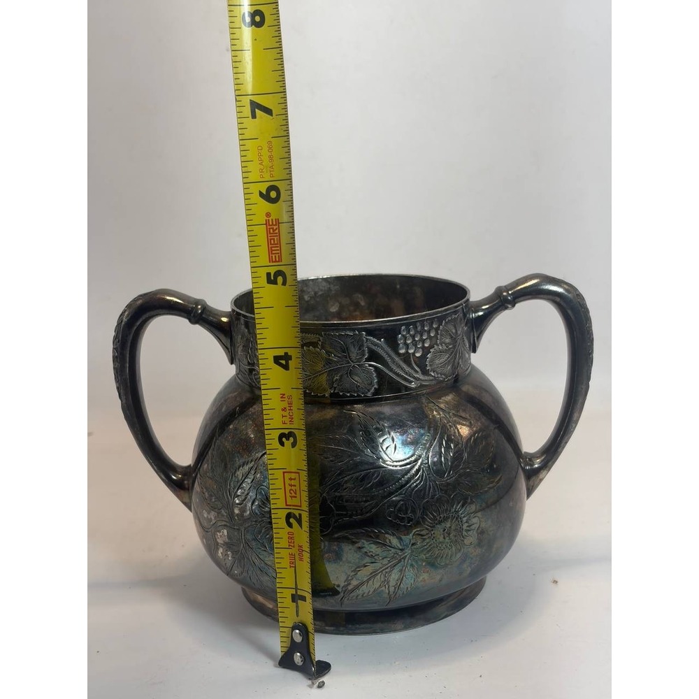 Vintage Pairpoint Mfg Co Quadruple Plate Silver Floral Sugar Bowl NewBedford 324